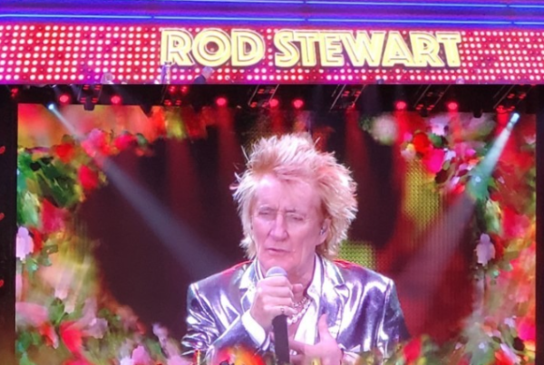You're in my heart, you're in my soul Rod Stewart Live in Concert