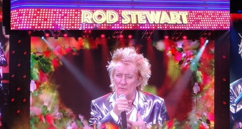 You're in my heart, you're in my soul Rod Stewart Live in Concert